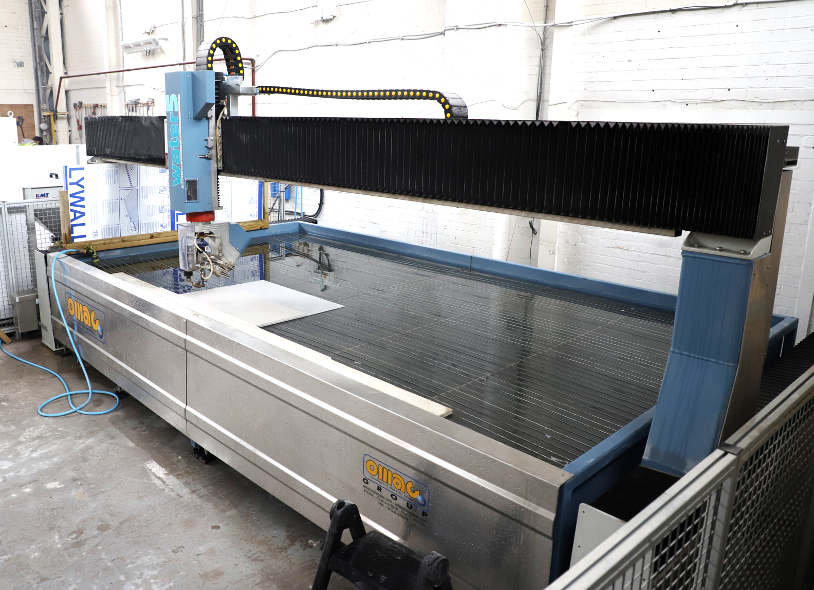 Waterjet cutter